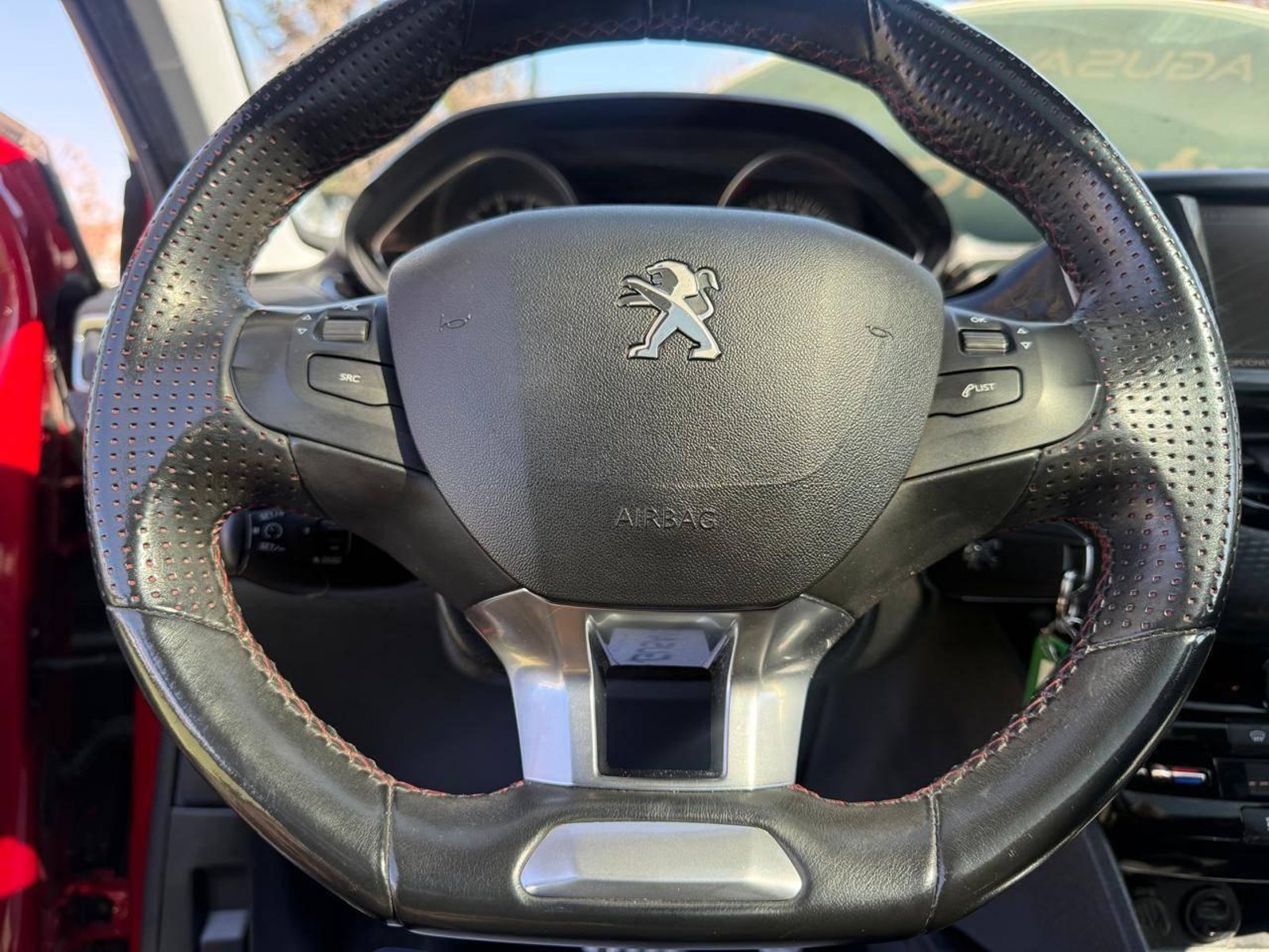 Peugeot 2008 2018 - Imagen 12 de 20
