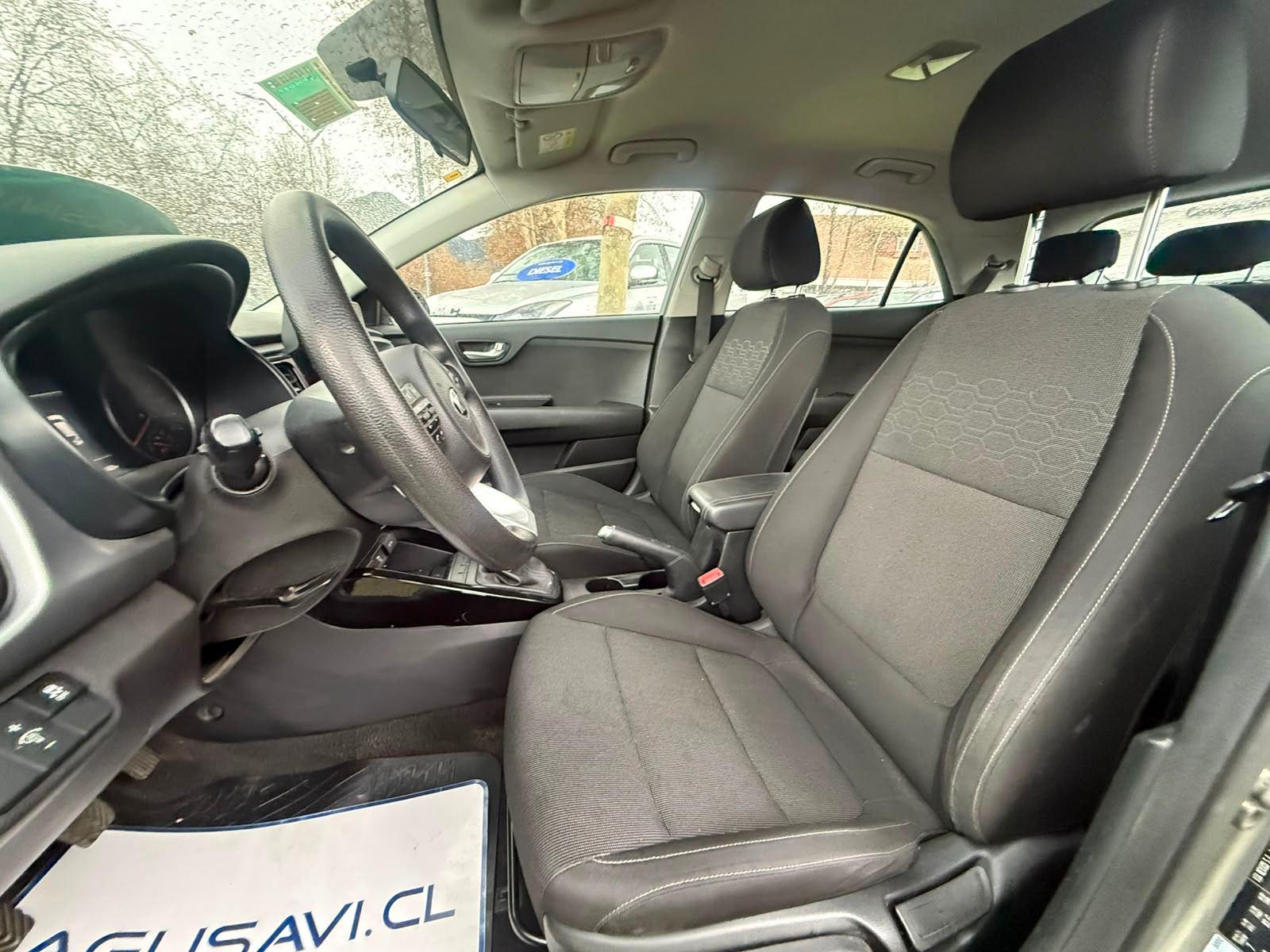 Kia RIO 5 2022 - Imagen 8 de 19