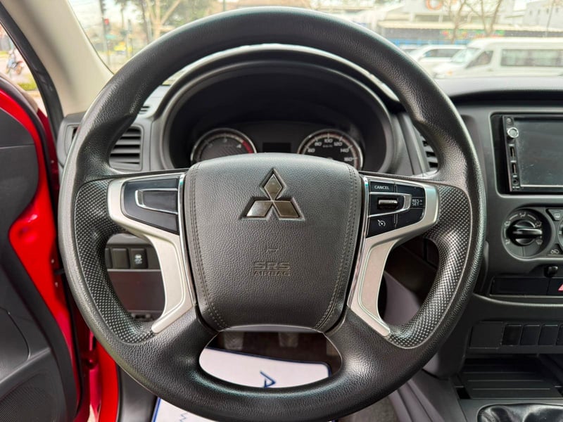 Mitsubishi L 200 2022 - Imagen 11 de 17