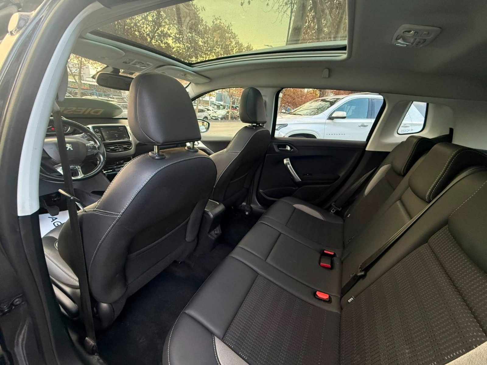 Peugeot 2008 1.5 ALLURE BLUEHDI DIESEL 4X2 MT 5P. 2020 - Imagen 9 de 10