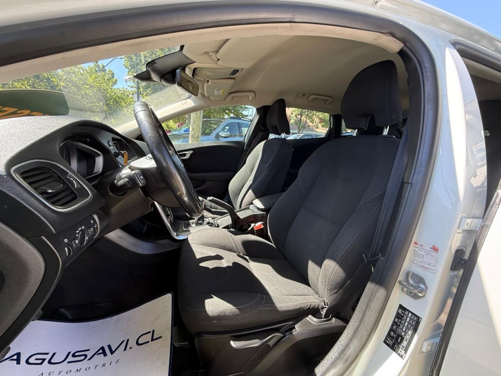 VOLVO V40 D2 MEC 2.0 2016 - Imagen 9 de 10
