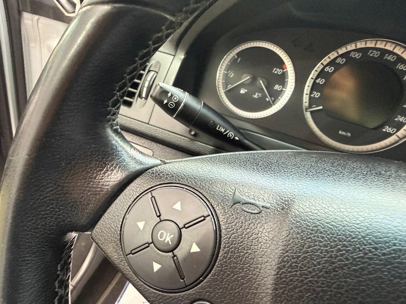 Mercedes-Benz C180 2011 - Imagen 12 de 18