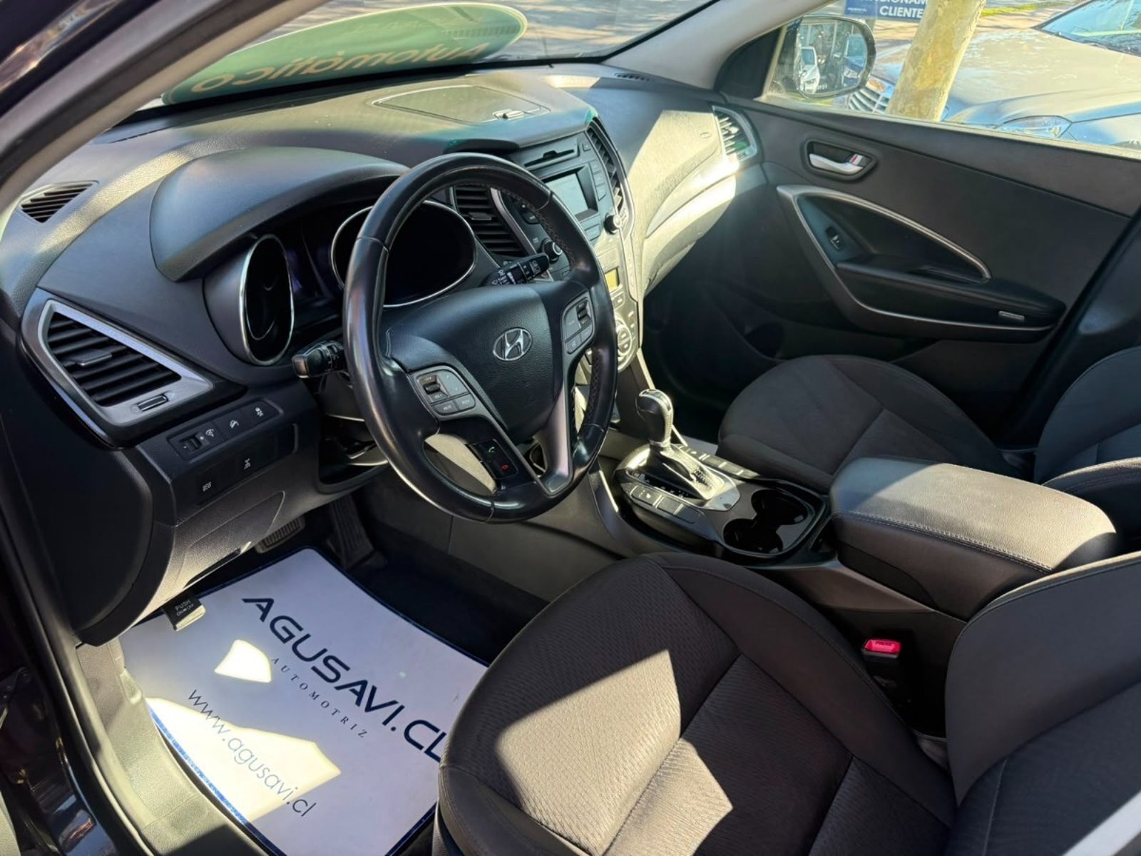 Hyundai GRAND SANTA FE 3.3 GLS 4WD AT 5P. 2014 - Imagen 8 de 10