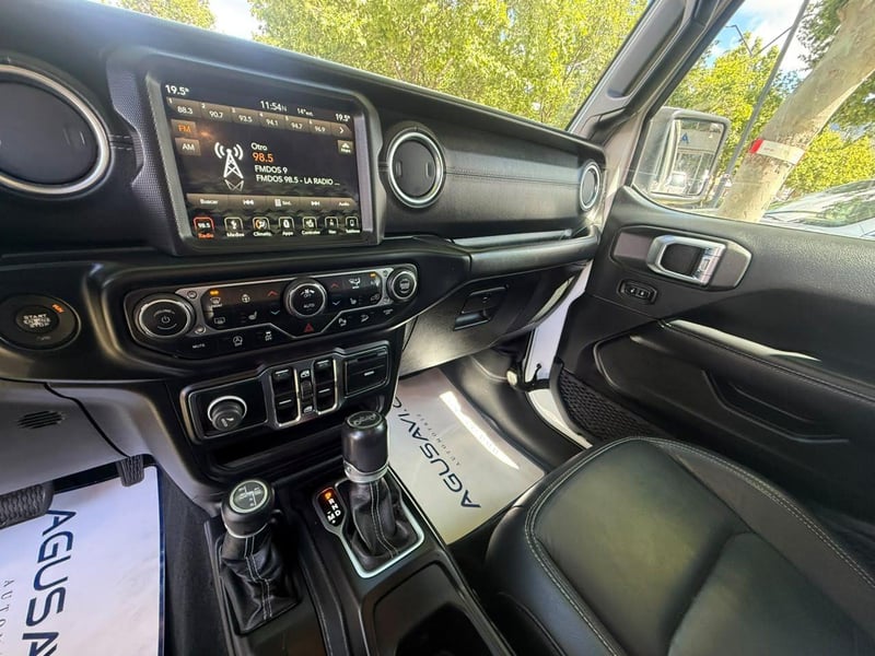 Jeep WRANGLER 2020 - Imagen 17 de 20