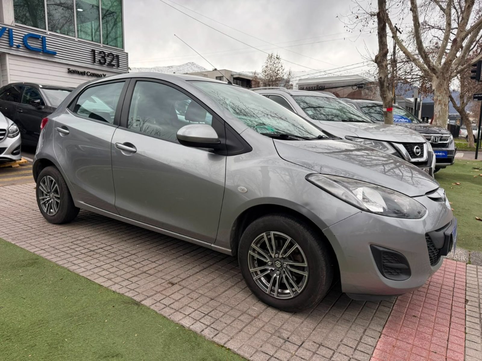 Mazda 2 V 1.5 SPORT MT 2015 - Imagen 3 de 10