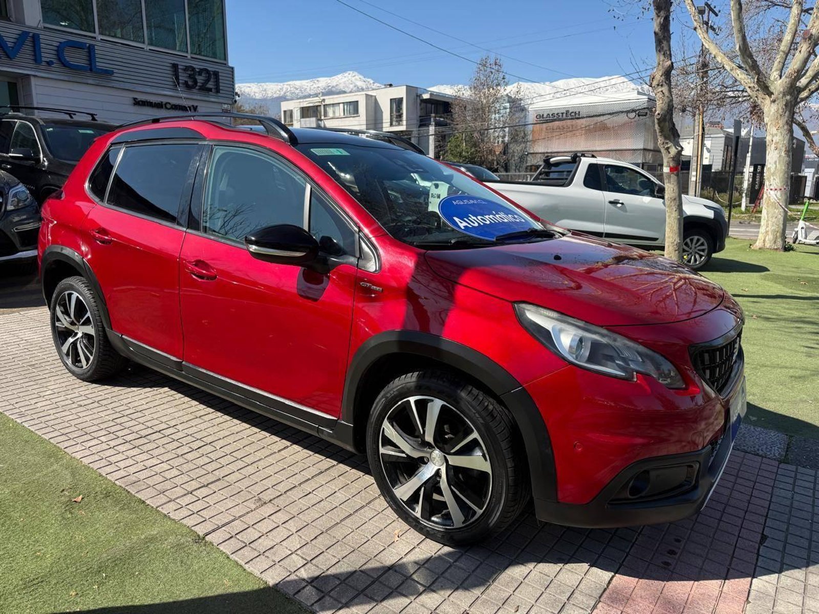 Peugeot 2008 2018 - Foto 2 de 20