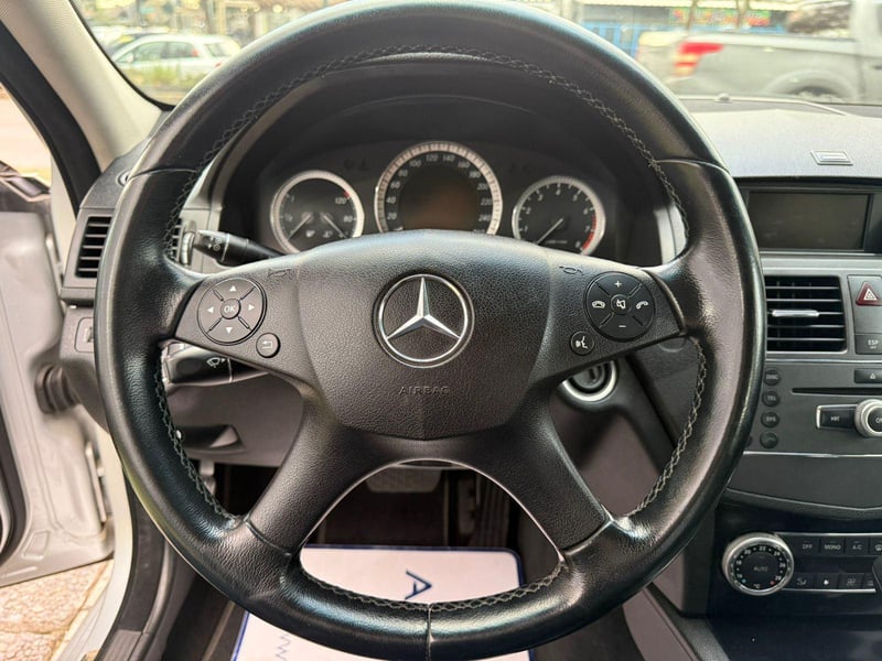 Mercedes-Benz C180 2011 - Imagen 11 de 18