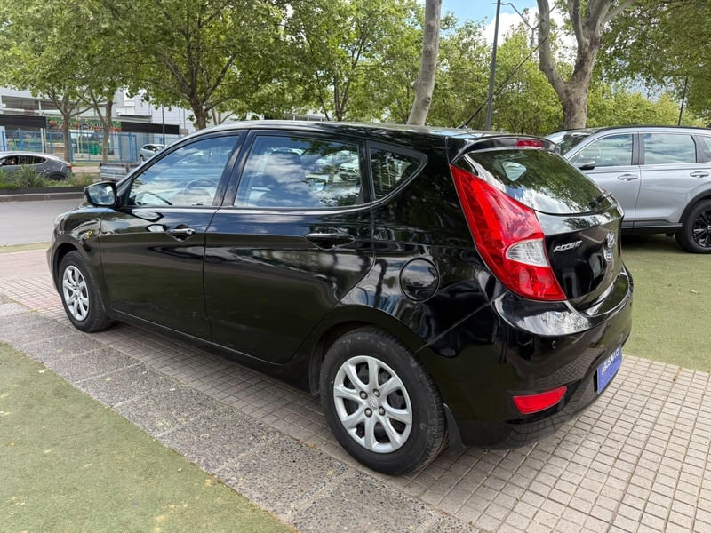 Hyundai ACCENT 2013 - Imagen 5 de 16