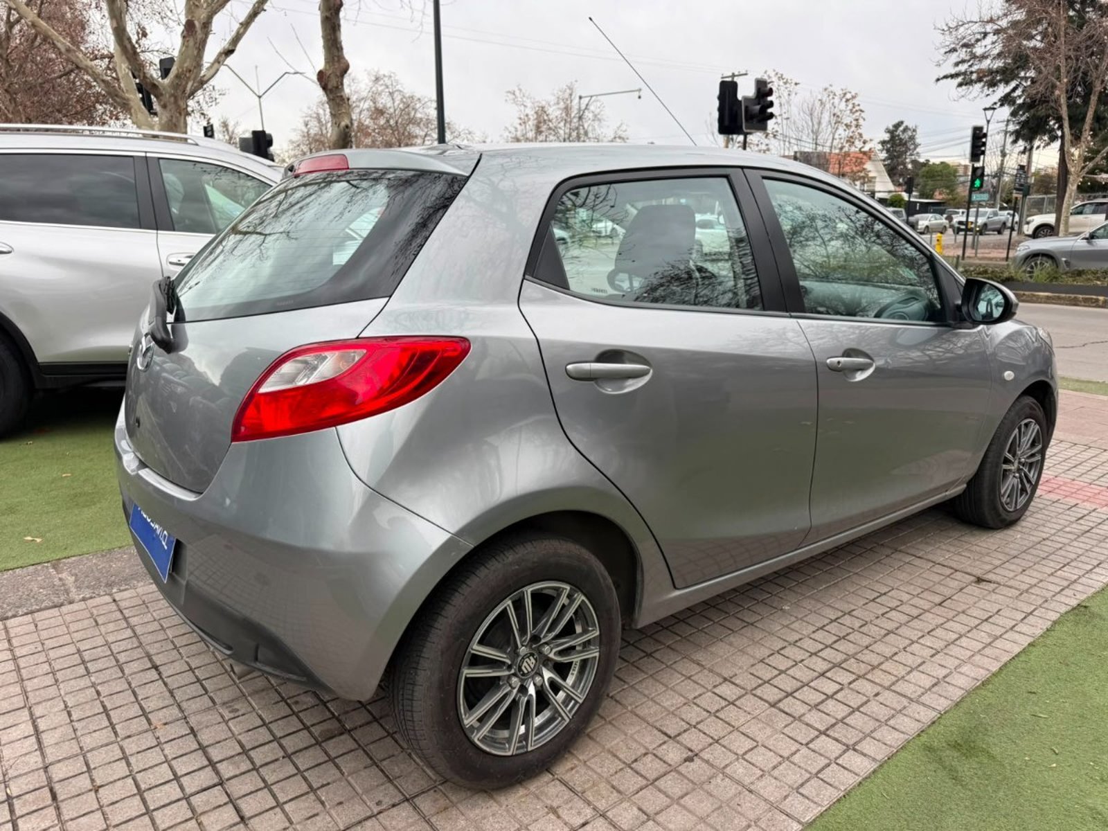 Mazda 2 V 1.5 SPORT MT 2015 - Imagen 6 de 10