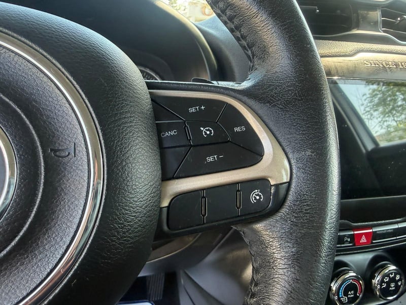 Jeep RENEGADE 2018 - Imagen 18 de 20