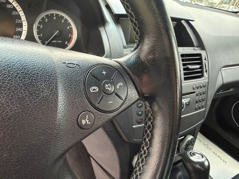 Mercedes-Benz C180 2011 - Imagen 13 de 18