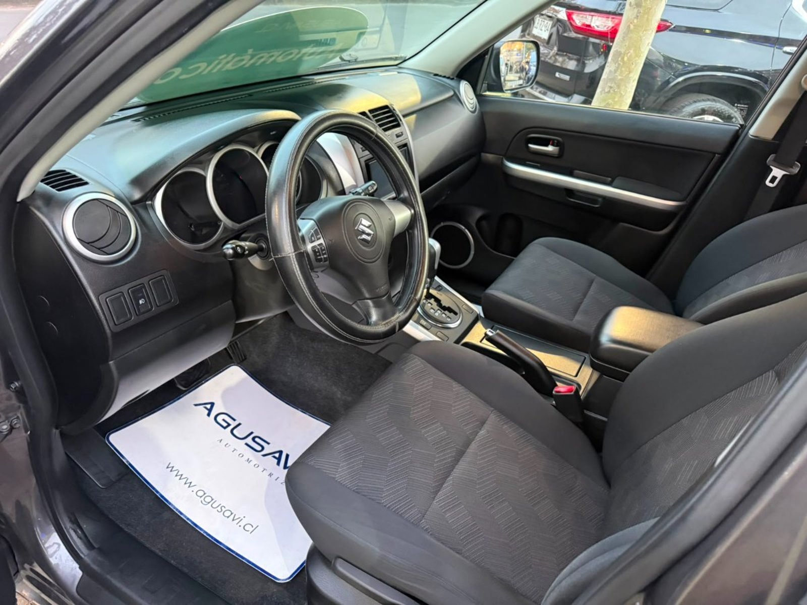 Suzuki GRAND NOMADE GLX SPORT 2.4 AT 4x2 2018 - Imagen 8 de 10