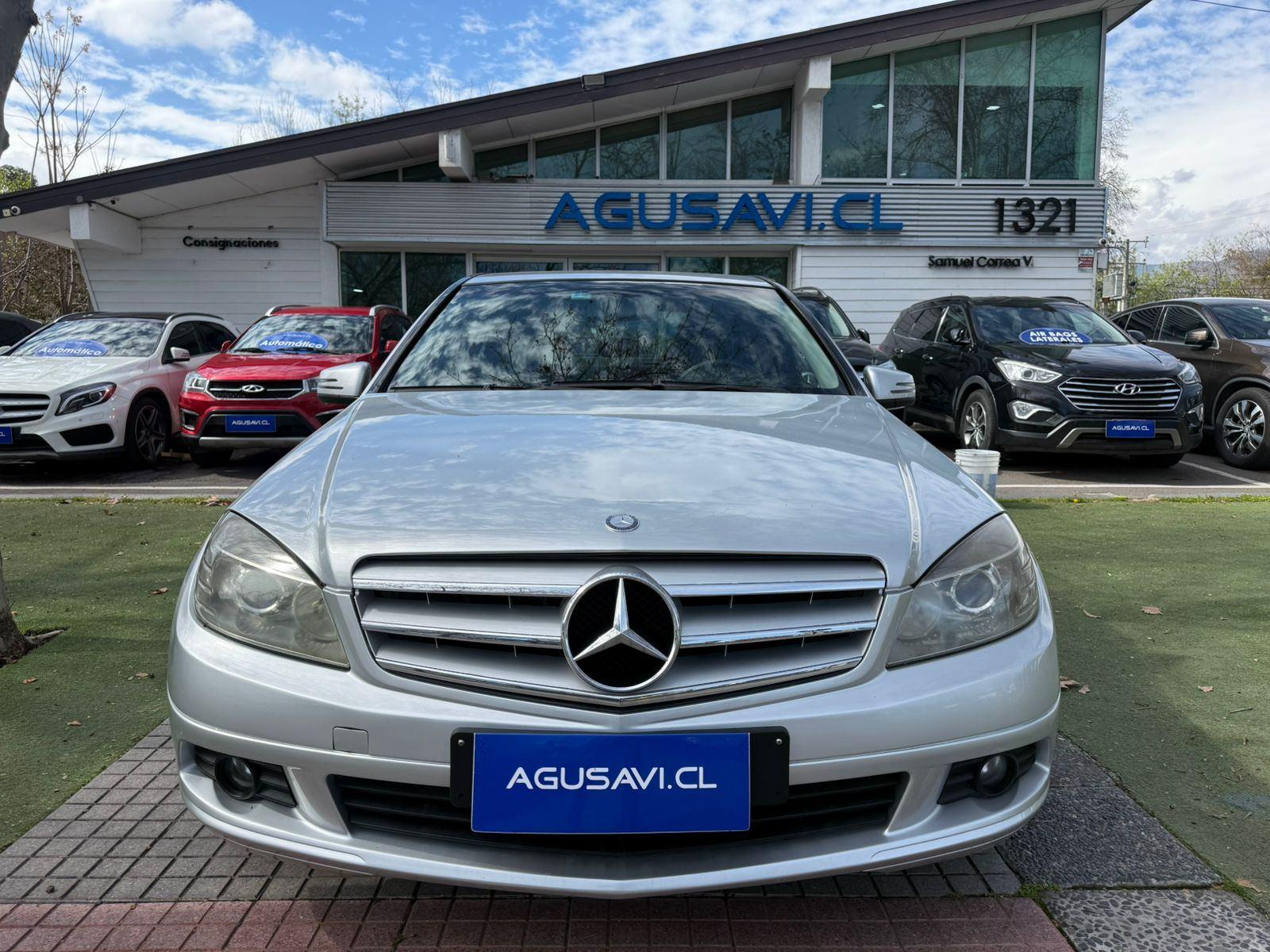 Mercedes-Benz C180 2011 - Foto 2 de 18