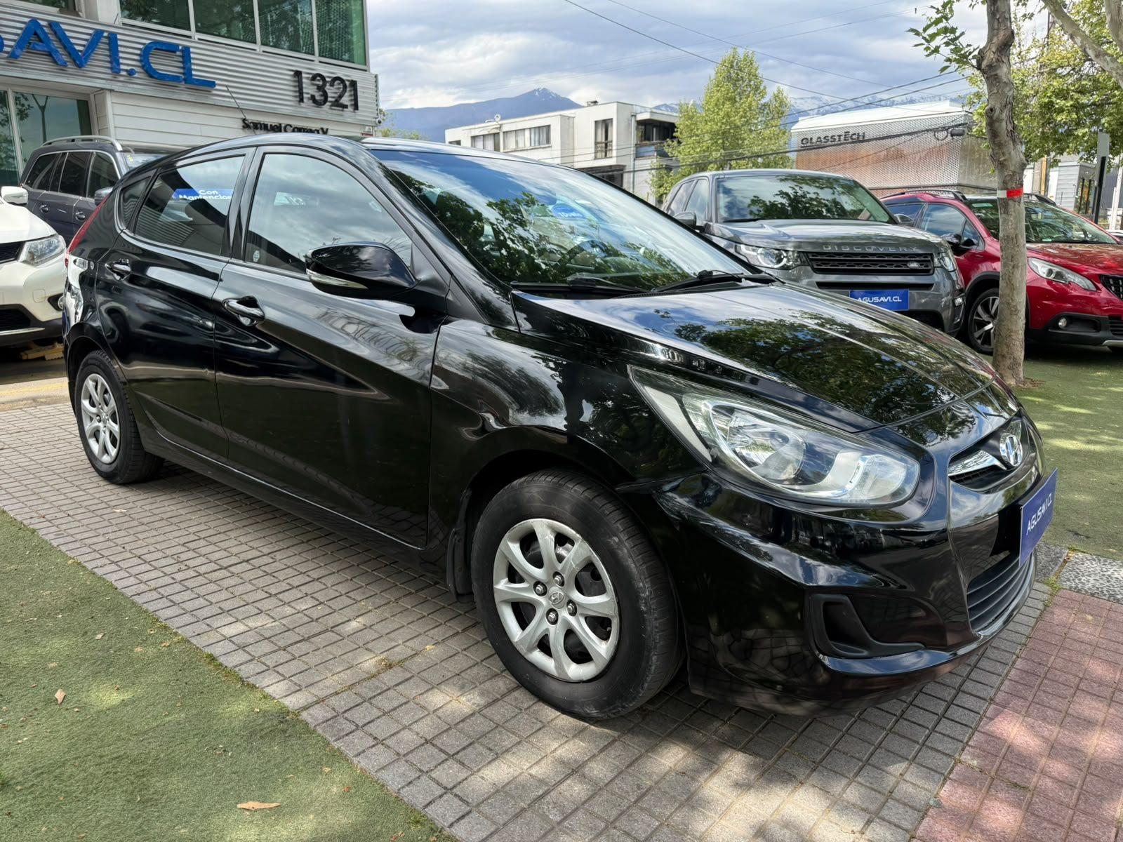 Hyundai ACCENT 2013 - Foto 2 de 16