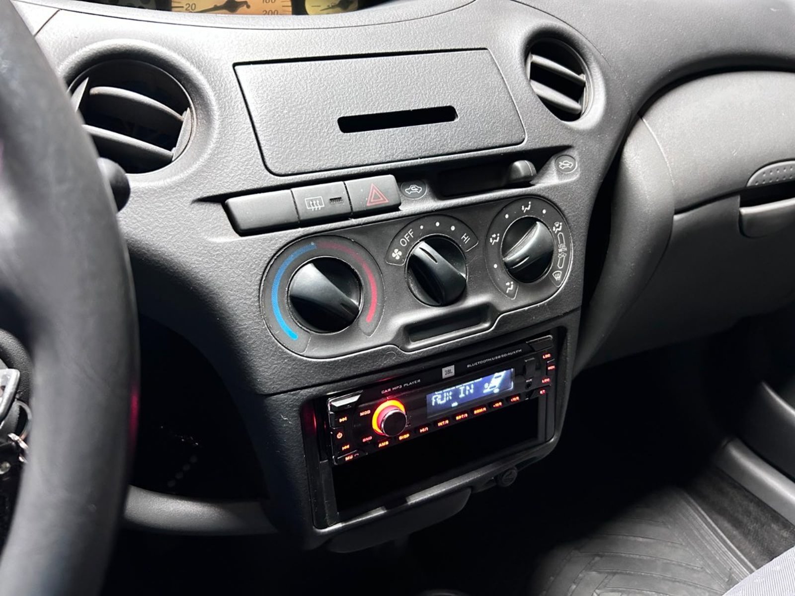 Toyota YARIS YARIS SPORT XLI 1.3 2006 - Imagen 7 de 10