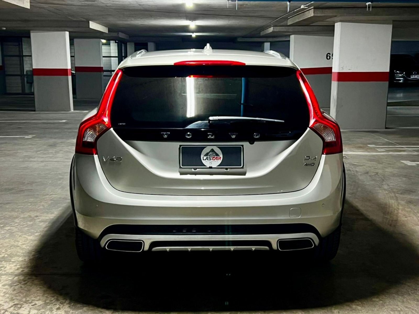 Volvo V60 CROSS COUNTRY D4 AWD ÚNICO DUEÑO 2019 - Imagen 5 de 10