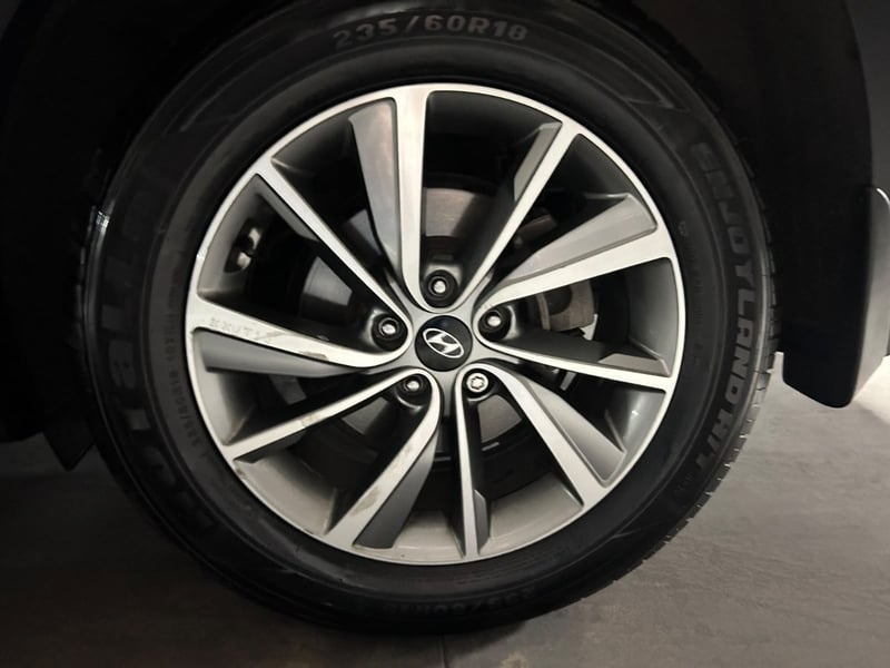 Hyundai SANTA FE GLS 4WD TM 2.2 AT 2019 - Imagen 8 de 10