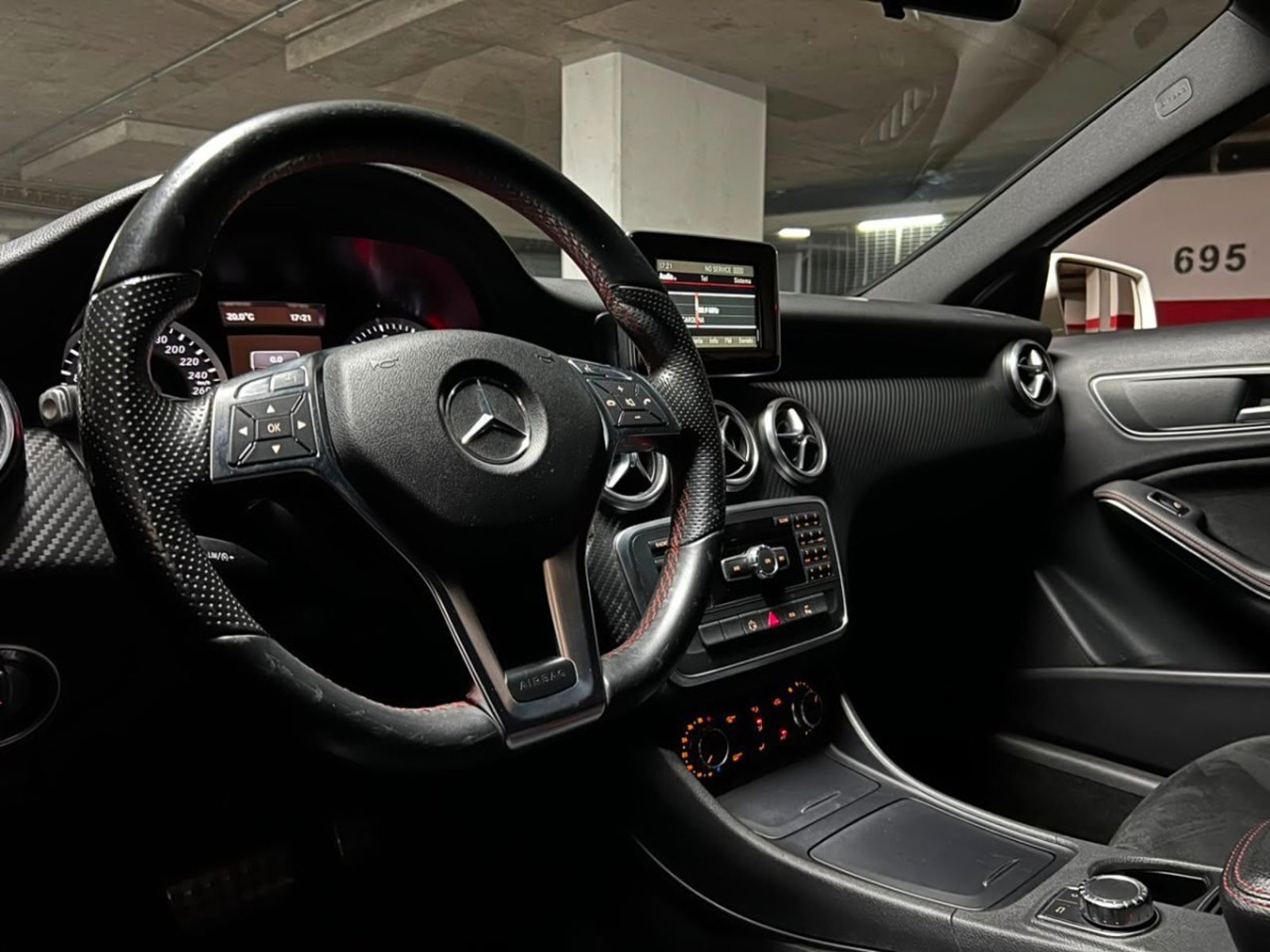 MERCEDES-BENZ A200 LOOK AMG 1.6 2015 - Imagen 9 de 10