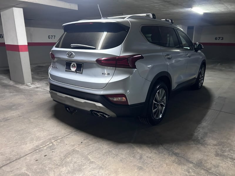 Hyundai SANTA FE GLS 4WD TM 2.2 AT 2019 - Imagen 4 de 10