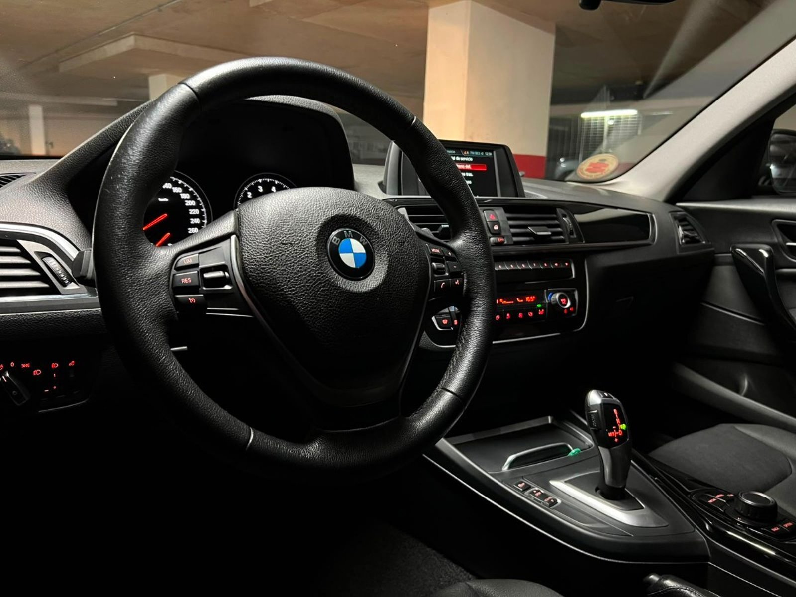 BMW 118 1.5 TURBO 2018 - Imagen 9 de 10