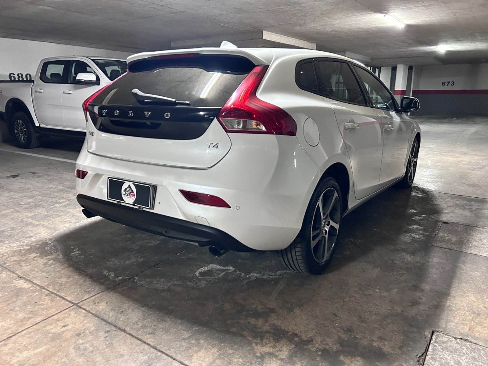 Volvo V40 T4 MOMENTUM 2020 - Foto 4 de 10