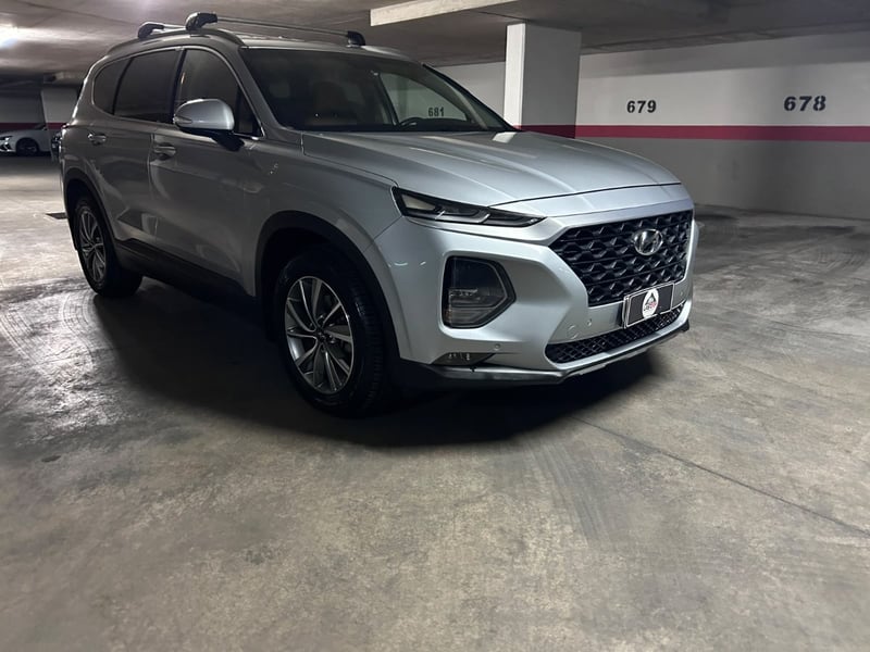 Hyundai SANTA FE GLS 4WD TM 2.2 AT 2019 - Imagen 3 de 10