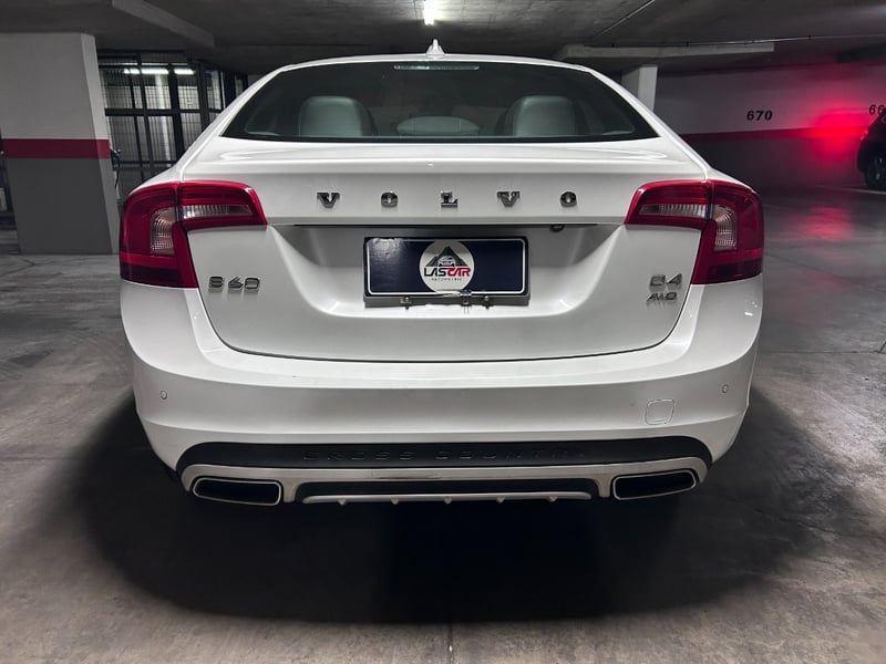 Volvo S60 CROSS COUNTRY D4 AWD LIMITED 2018 - Imagen 4 de 9