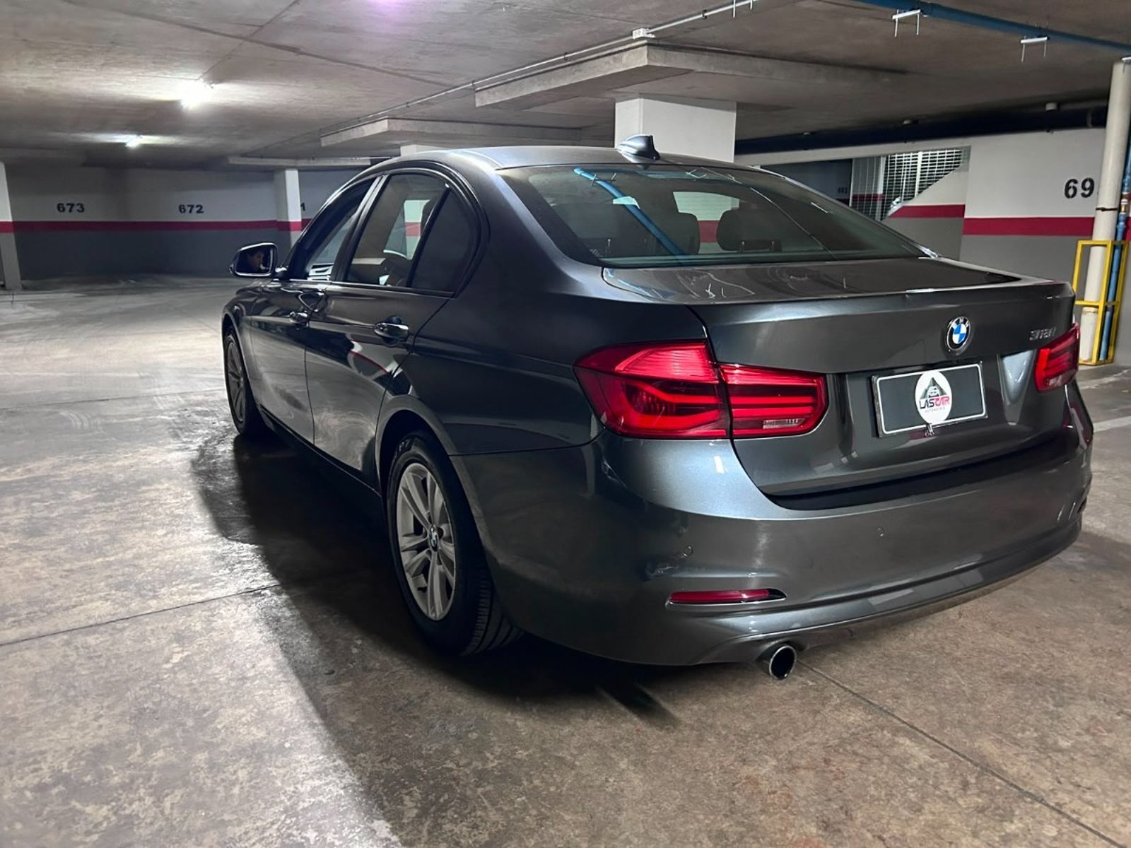 BMW 318I Luxury 1.5 AT 2017 - Imagen 6 de 10