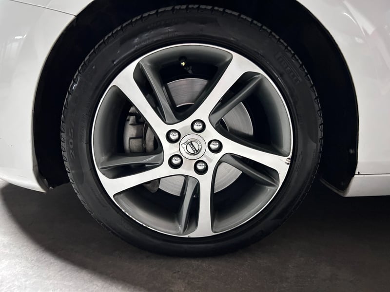 Volvo V40 T4 MOMENTUM 2020 - Imagen 9 de 10