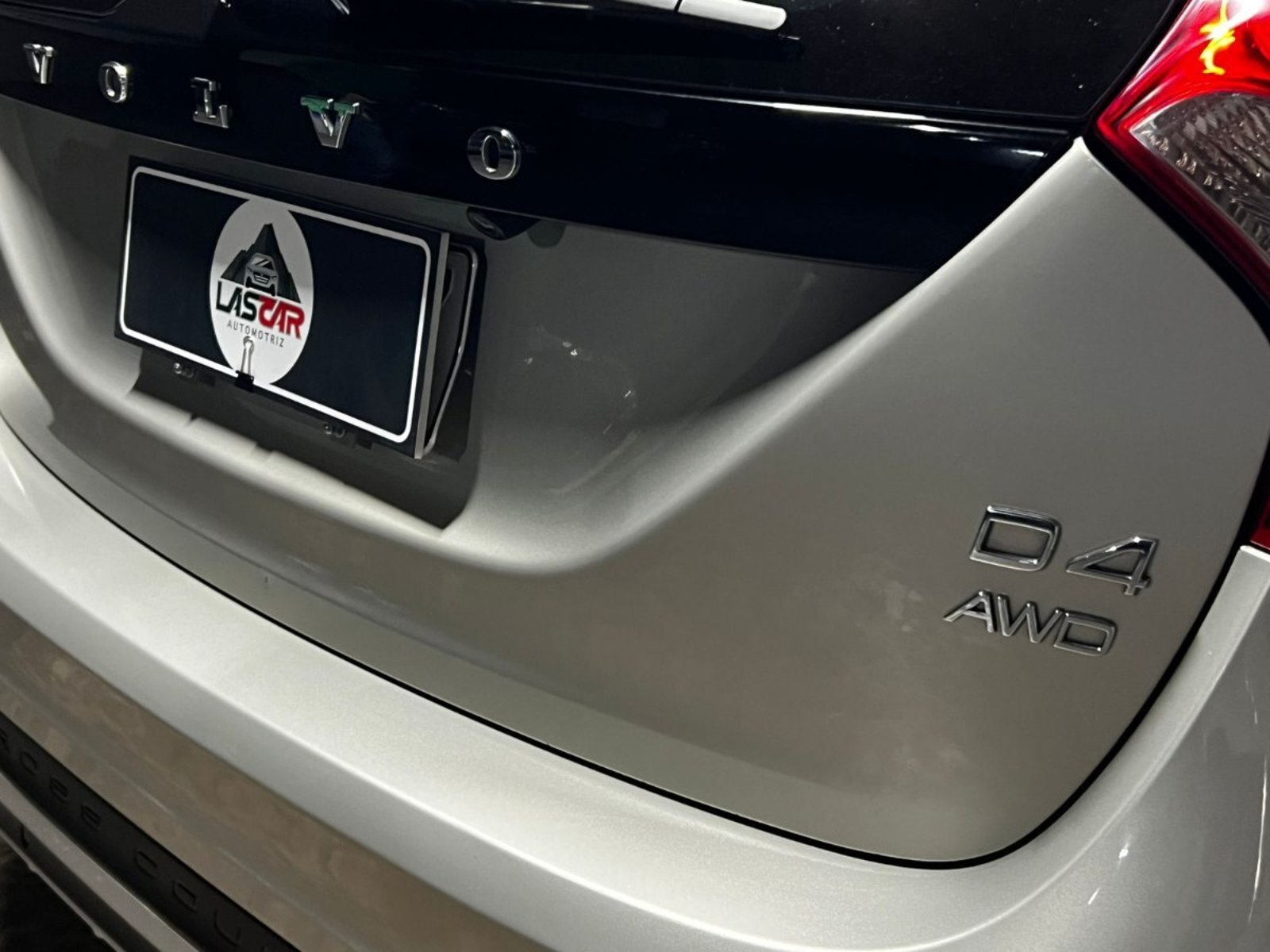 Volvo V60 CROSS COUNTRY D4 AWD ÚNICO DUEÑO 2019 - Imagen 8 de 10