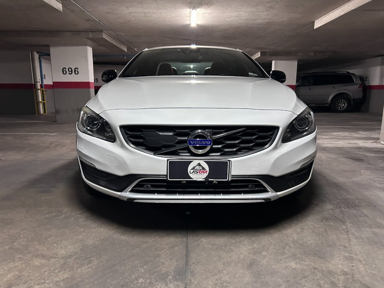 Volvo S60 CROSS COUNTRY D4 AWD LIMITED 2018 - Foto 2 de 9