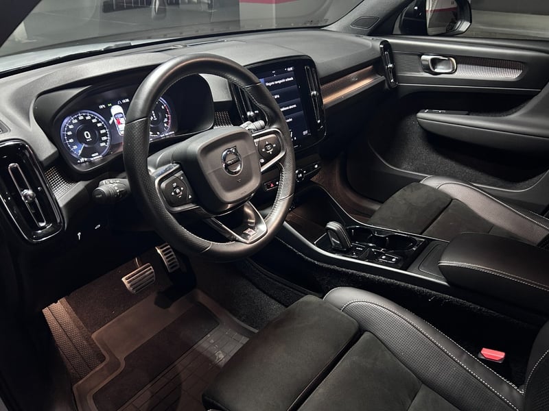 Volvo XC40 T5 AWD R-DESIGN 2019 - Imagen 9 de 10