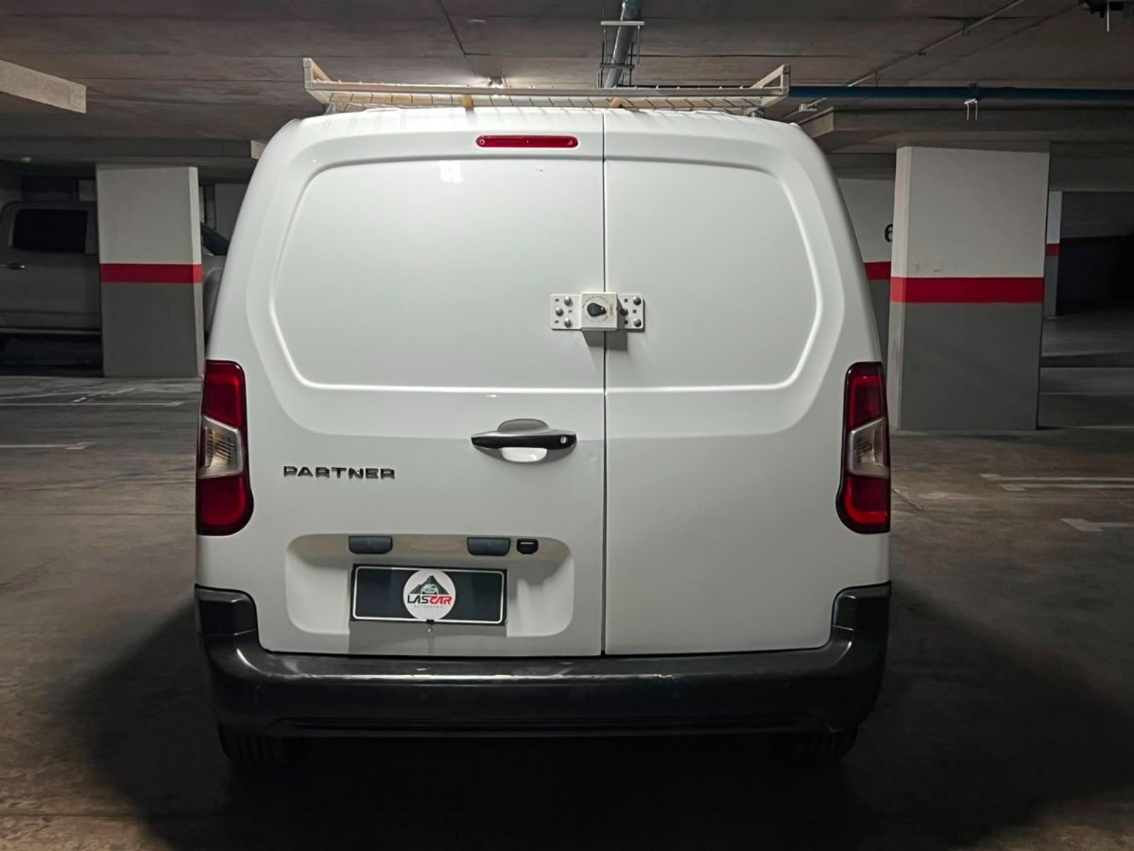 Peugeot PARTNER L2 1.6 DIESEL MT 2021 - Foto 5 de 10