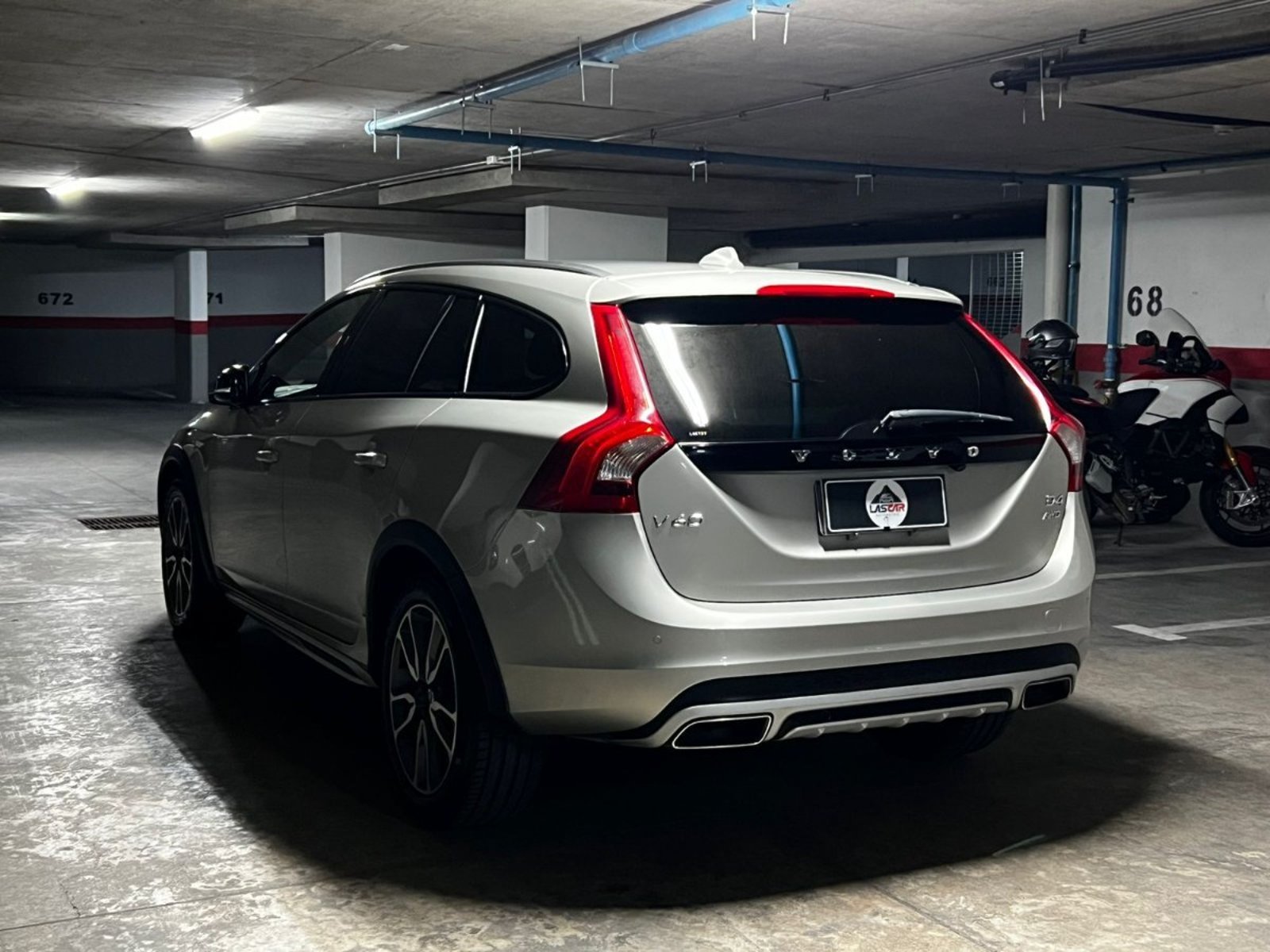 Volvo V60 CROSS COUNTRY D4 AWD ÚNICO DUEÑO 2019 - Imagen 6 de 10