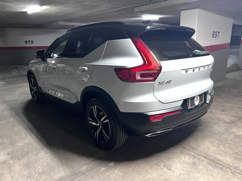 Volvo XC40 T5 AWD R-DESIGN 2019 - Imagen 6 de 10