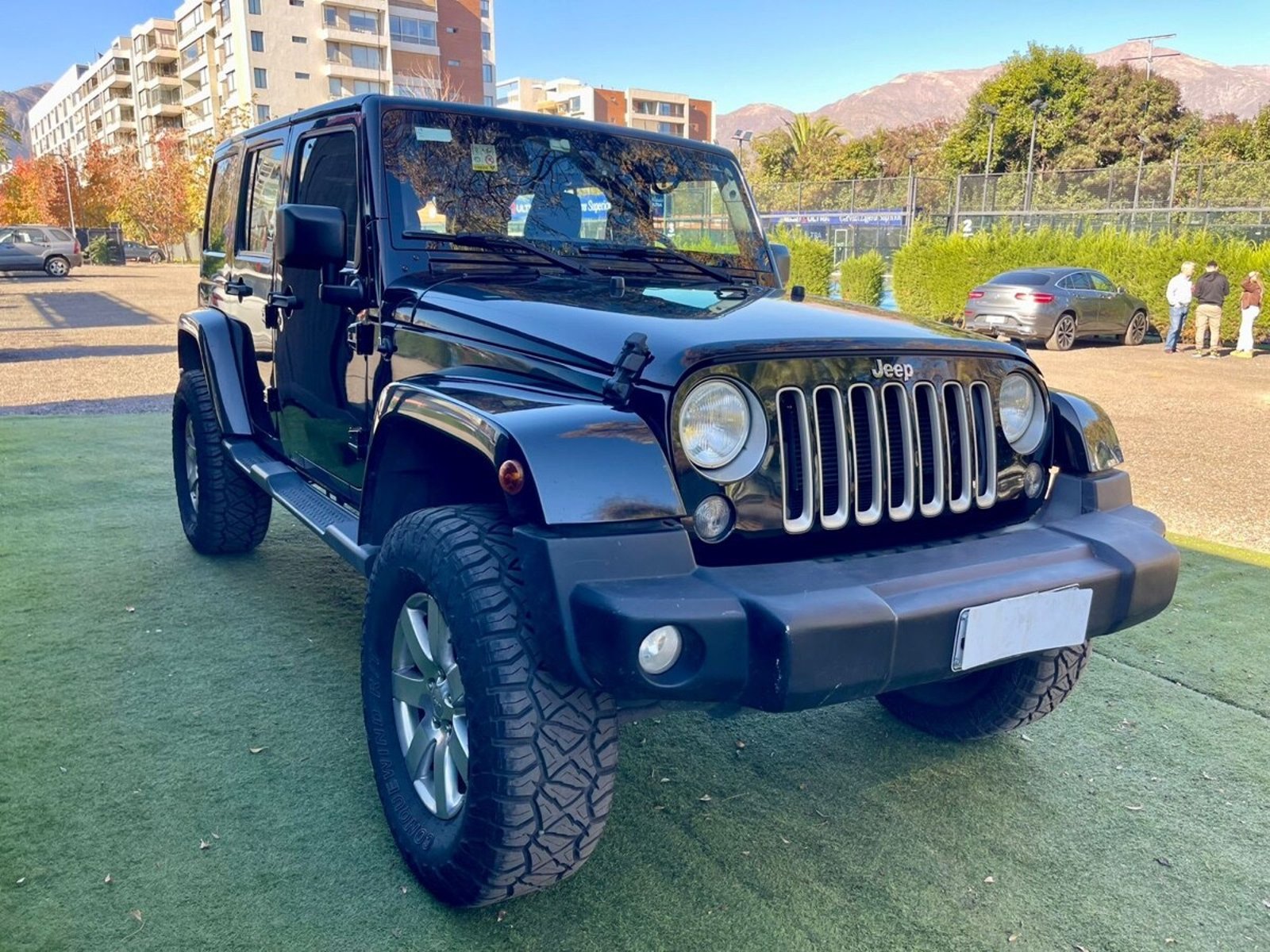 Jeep WRANGLER UNLIMITED SAHARA 2017 - Foto 2 de 10