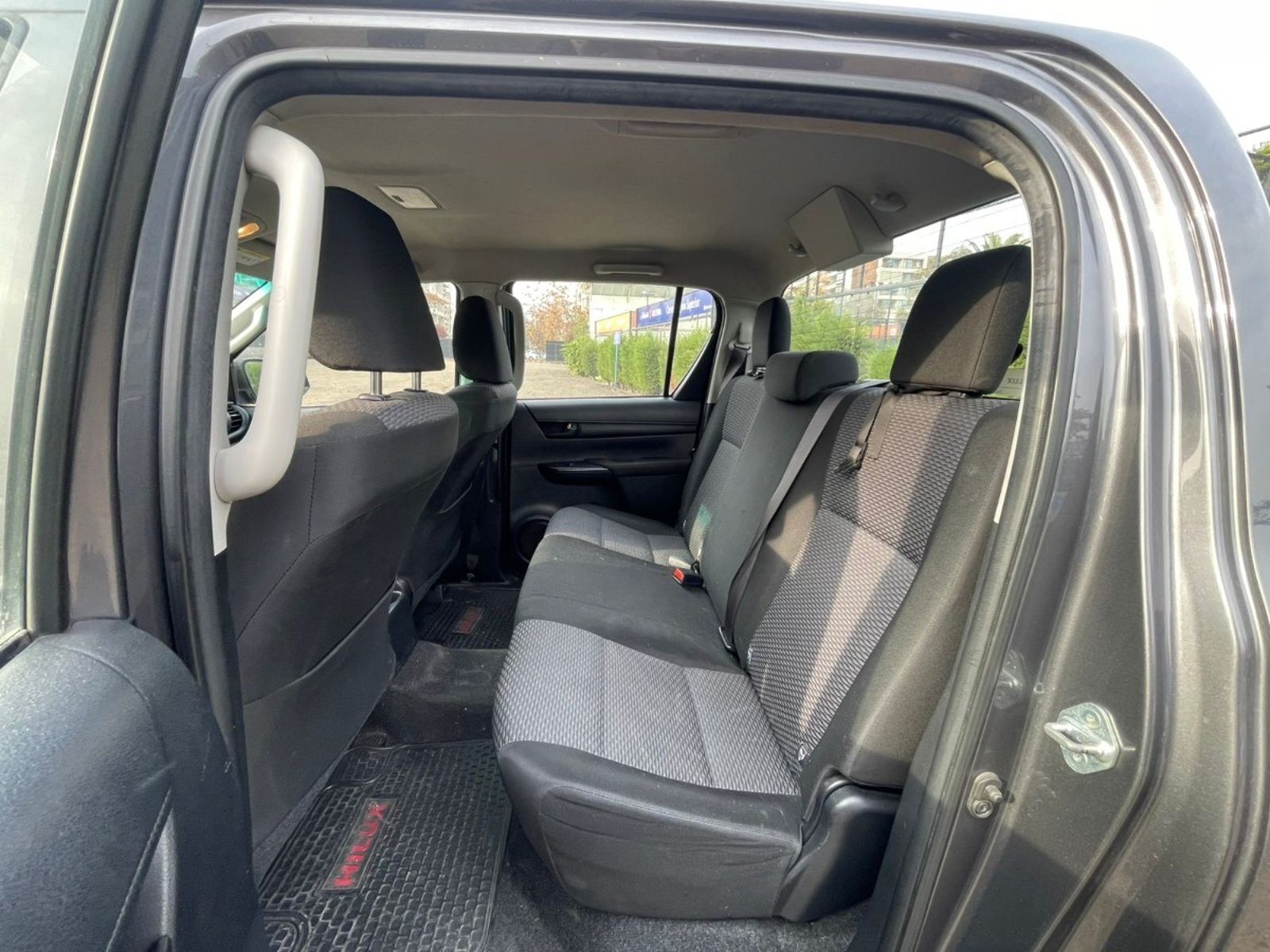 Toyota HILUX Hilux 2.7 DX DOB. CAB. 4X2 MT 4P 2018 - Imagen 9 de 10