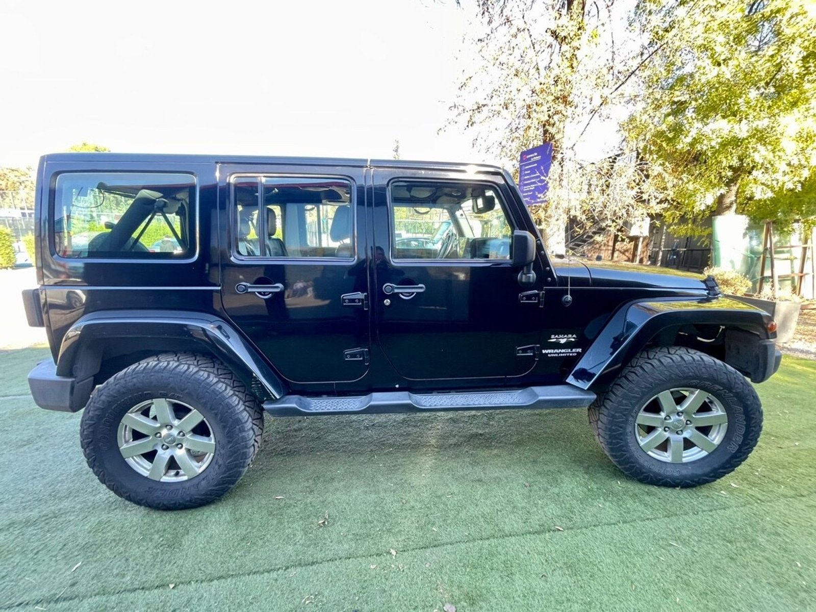 Jeep WRANGLER UNLIMITED SAHARA 2017 - Imagen 8 de 10