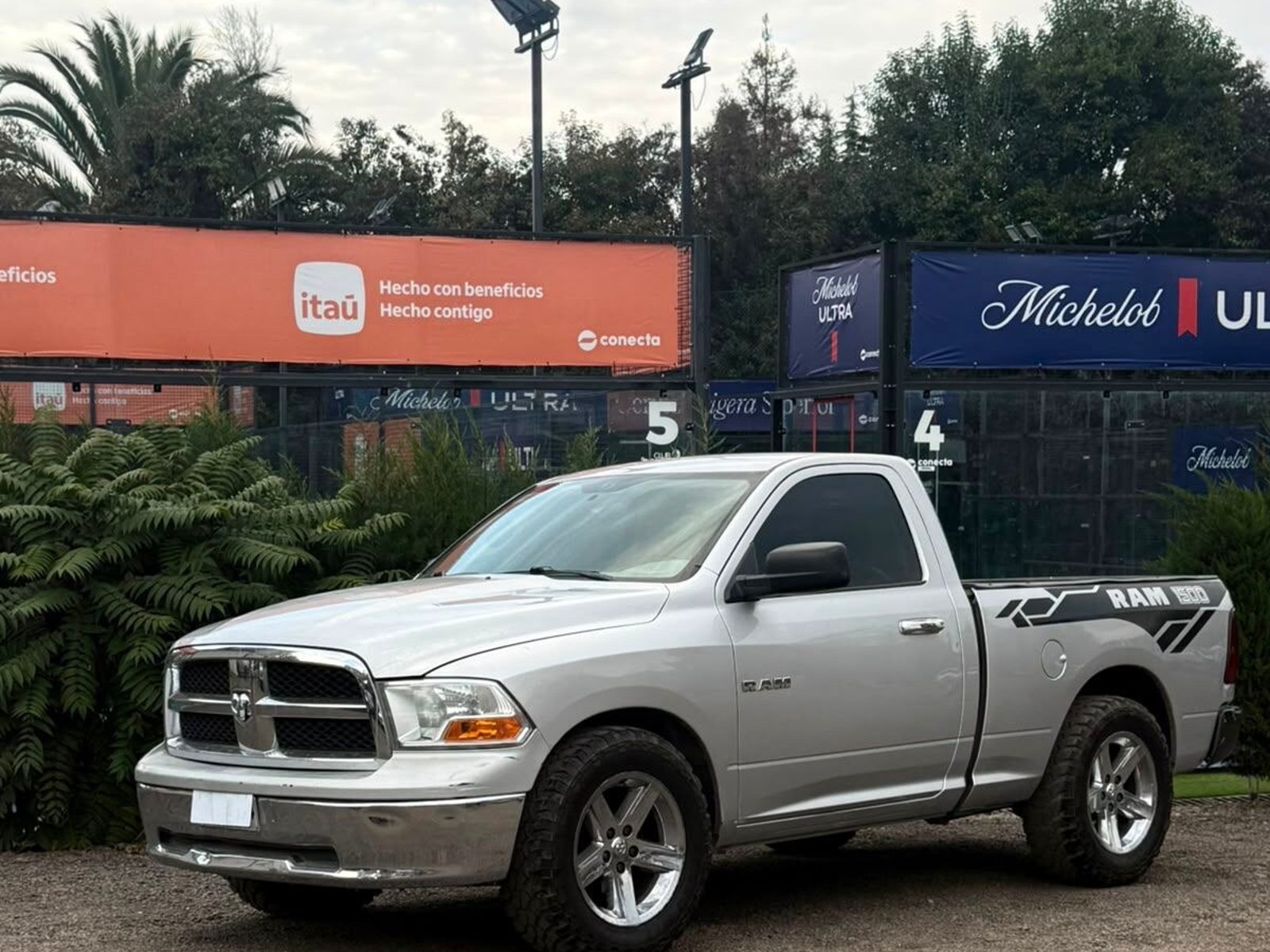 Dodge RAM 1500 cabina simple 2010 - Foto 3 de 10