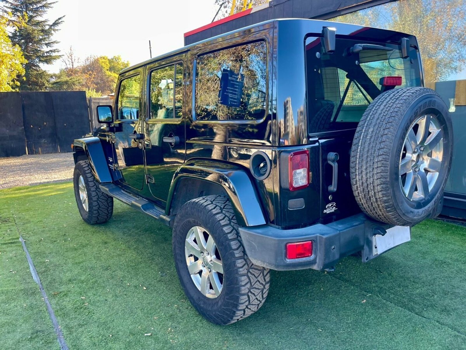 Jeep WRANGLER UNLIMITED SAHARA 2017 - Imagen 6 de 10