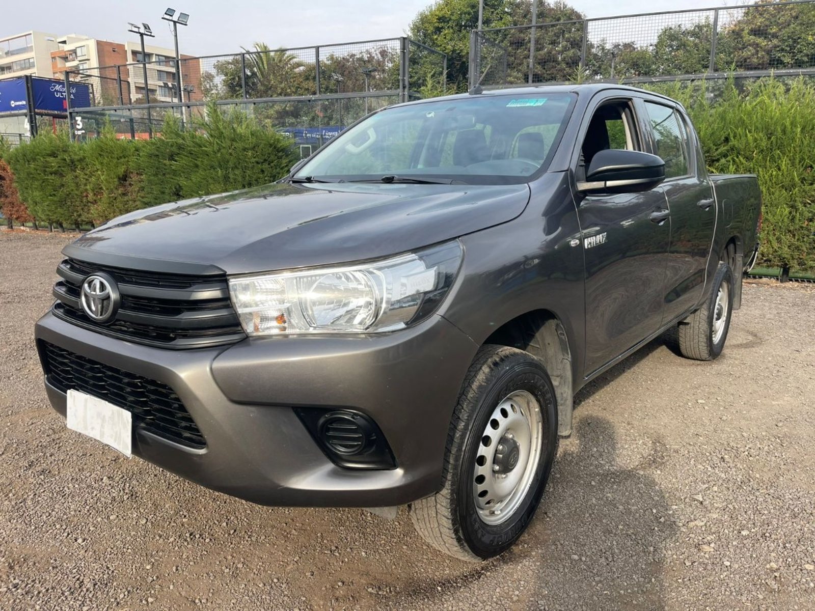 Toyota HILUX Hilux 2.7 DX DOB. CAB. 4X2 MT 4P 2018 - Foto 3 de 10