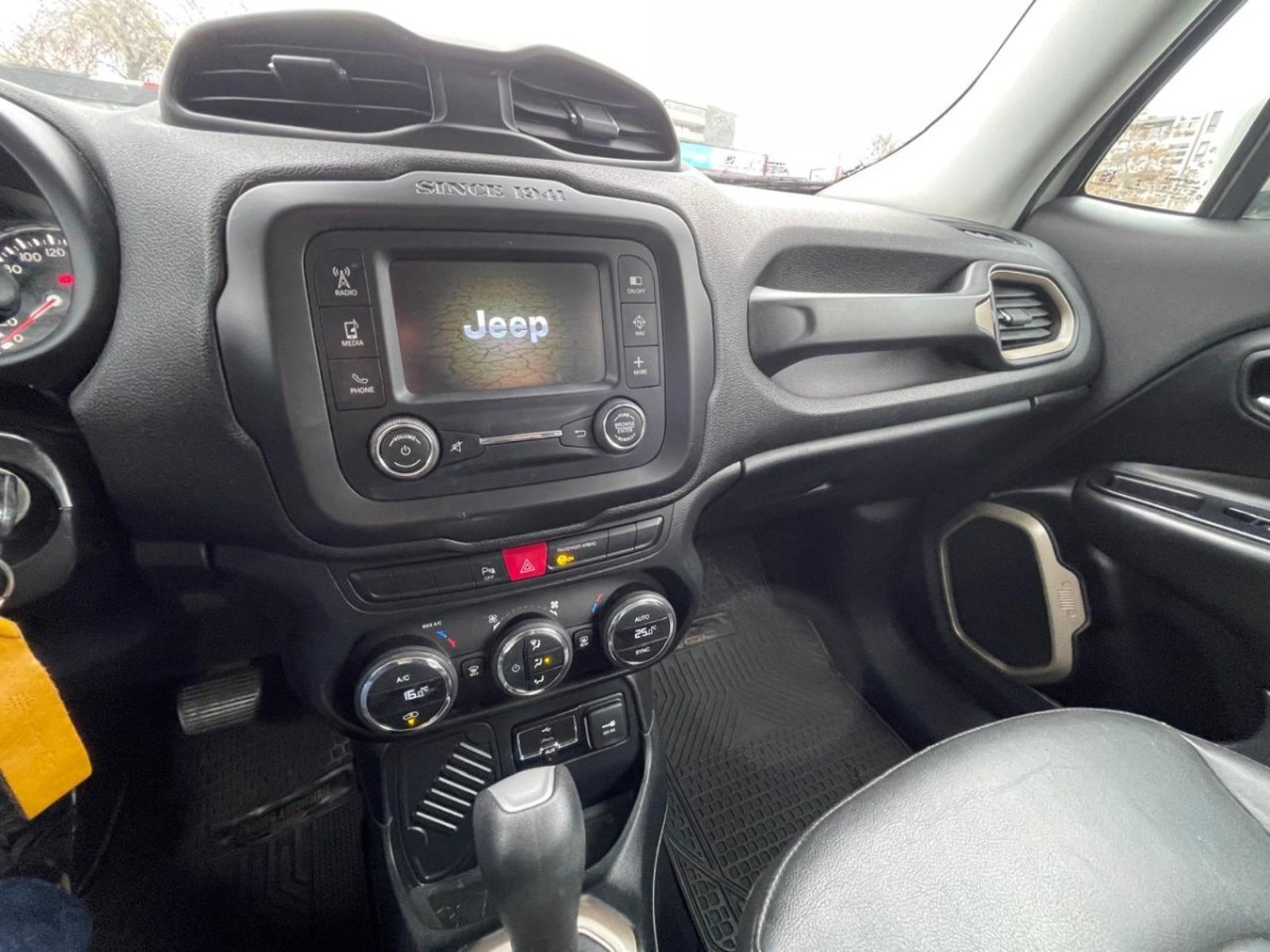 Jeep RENEGADE 1.8 SPORT LXS 4X2 AT 5P 2018 - Imagen 9 de 10