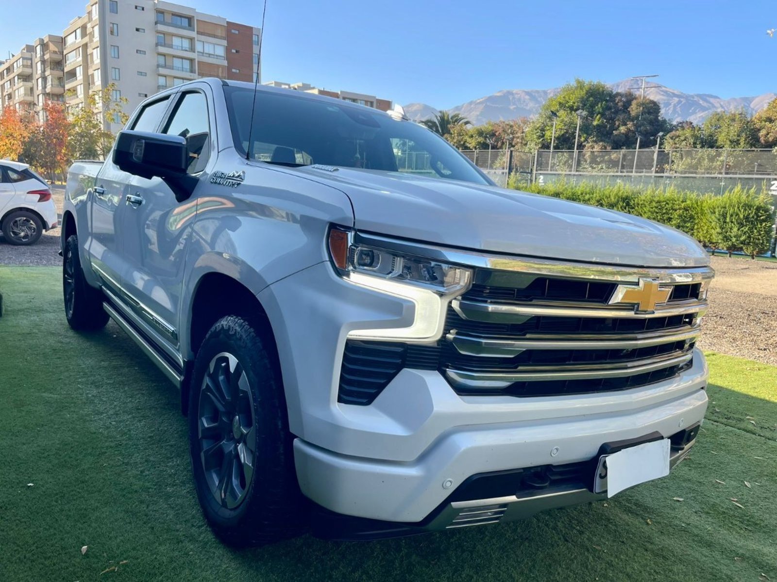 Chevrolet SILVERADO high country 2023 - Foto 2 de 10