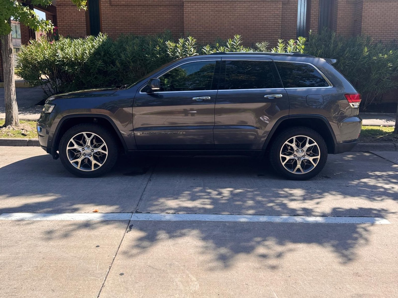 Jeep Grand Cherokee Ltd 3.6 Aut 2022 - Foto 4 de 20