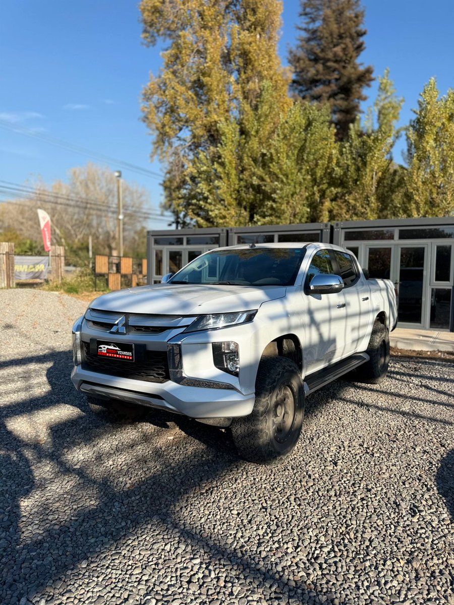 Mitsubishi L200 Dakar Cd 4x4 2021 - Imagen 3 de 11