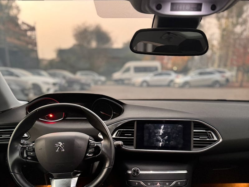 Peugeot 308 2022 - Imagen 8 de 9