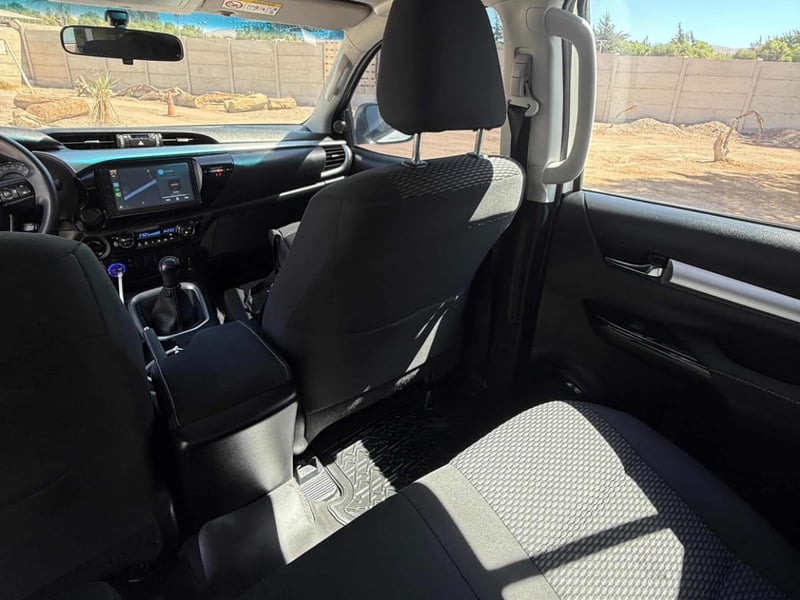 Toyota Hilux Sr 2024 - Imagen 8 de 11