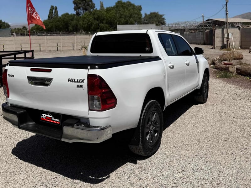 Toyota Hilux Sr 2024 - Imagen 3 de 11
