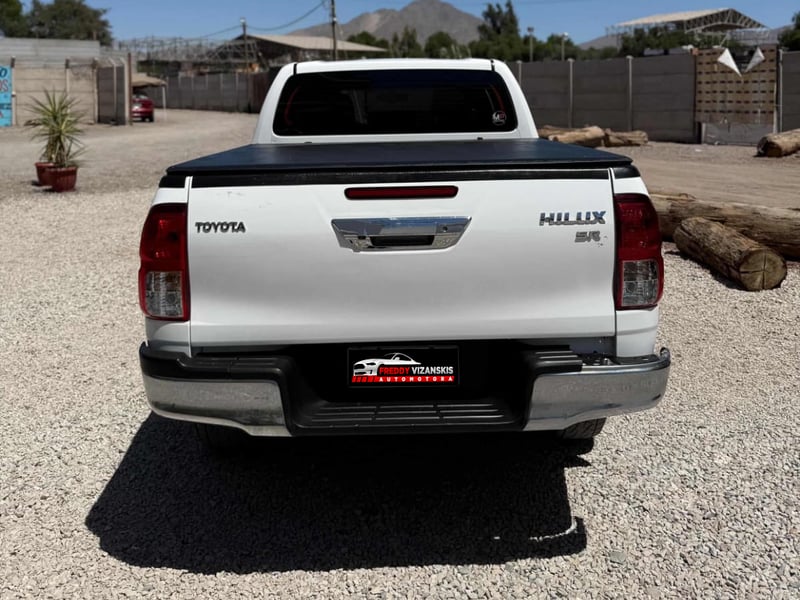 Toyota Hilux Sr 2024 - Imagen 4 de 11