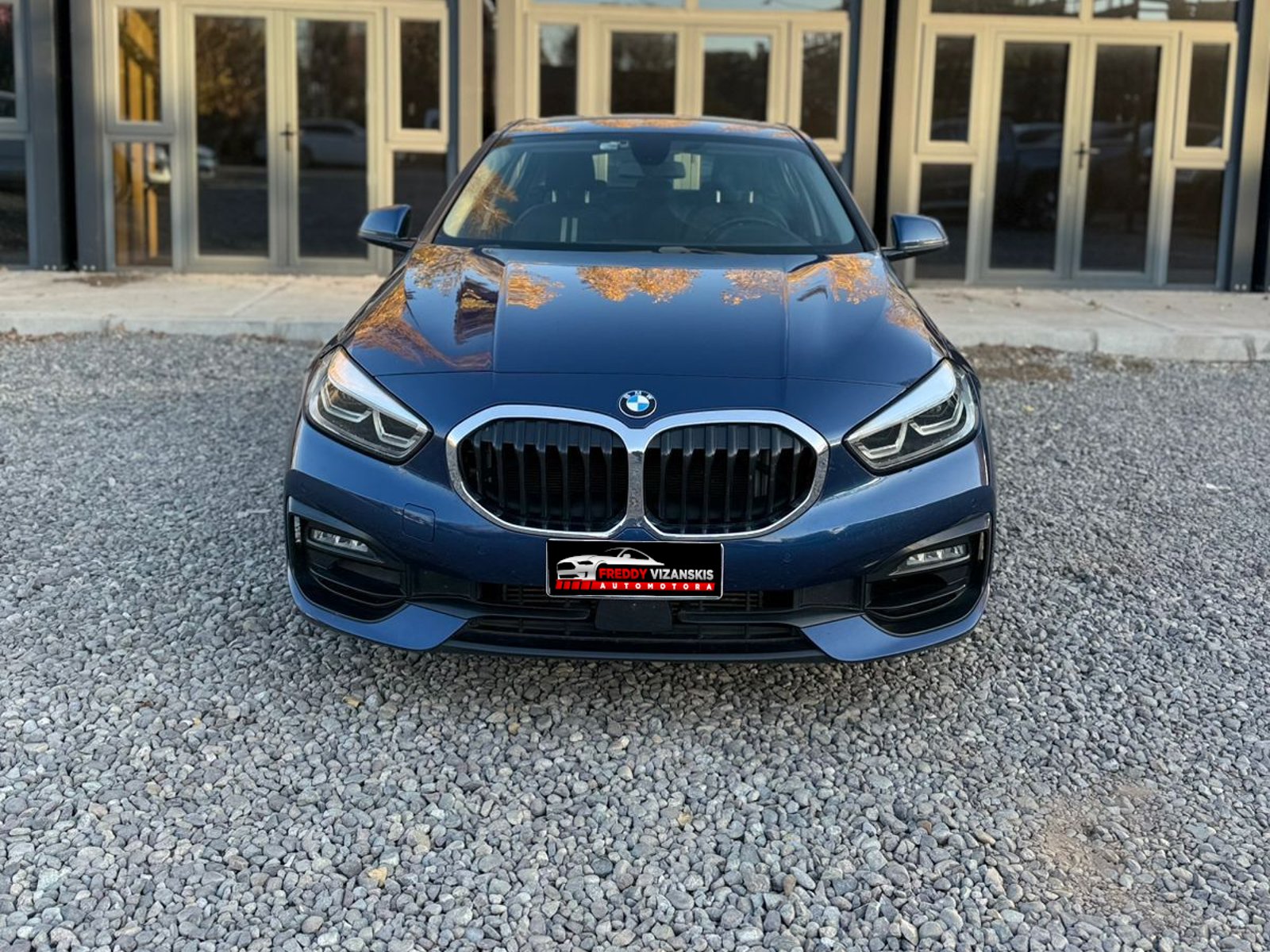 BMW 118i 2021 - Foto 2 de 11